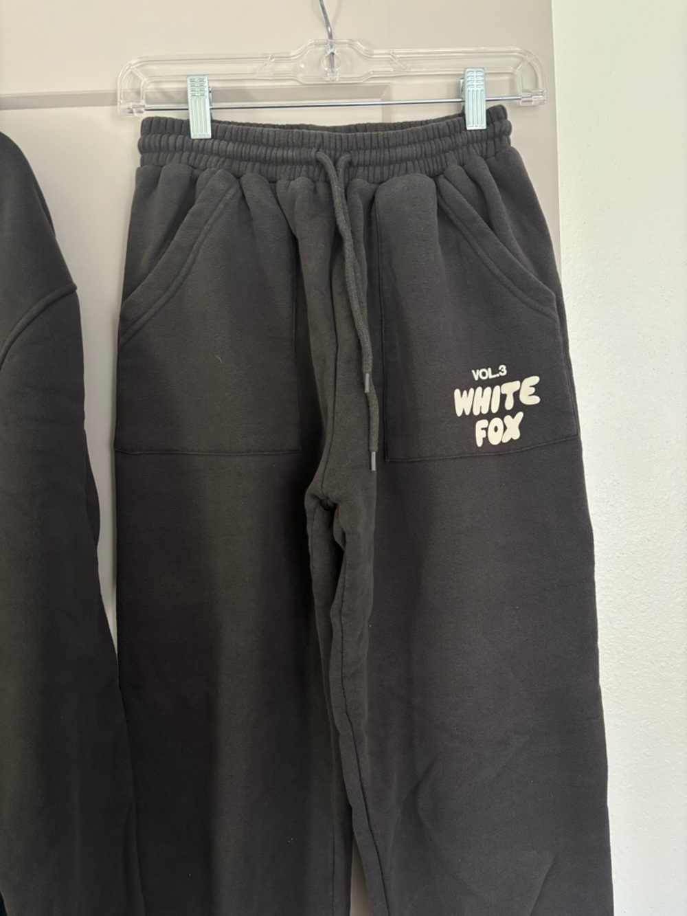 White fox sweat set - Picture 3 of 9